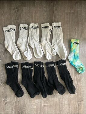11 pairs Vans Classic Crew Socks - White, Black & Tie-Dye (Pack)